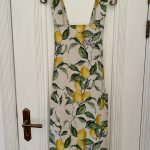Ladies' Apron with Crossed Straps - Lemon Linen